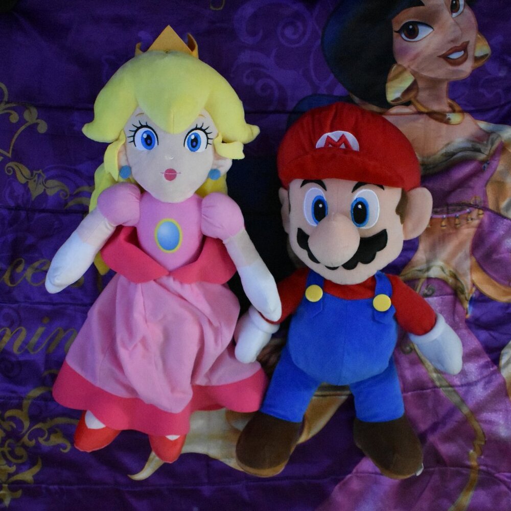 Nintendo 22" Super Mario Bros Princess Peach 26" JUMBO Plush Doll figure lot set